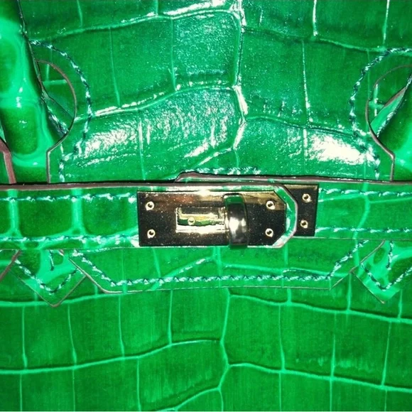 Kelly Green Crocodile Pattern Handbag/crossbody - Picture 3 of 5